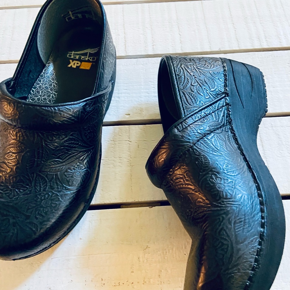 Dansko XP2.0 leather clogs